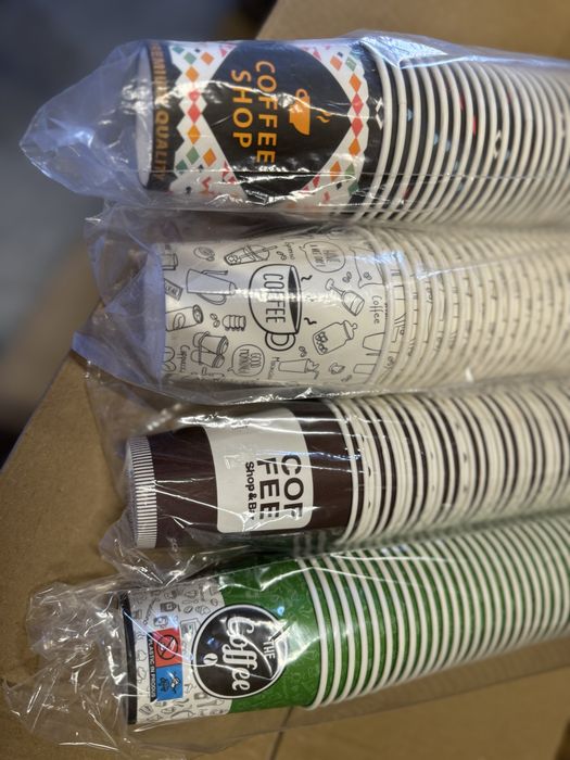 Pahare carton plus cafea cadou