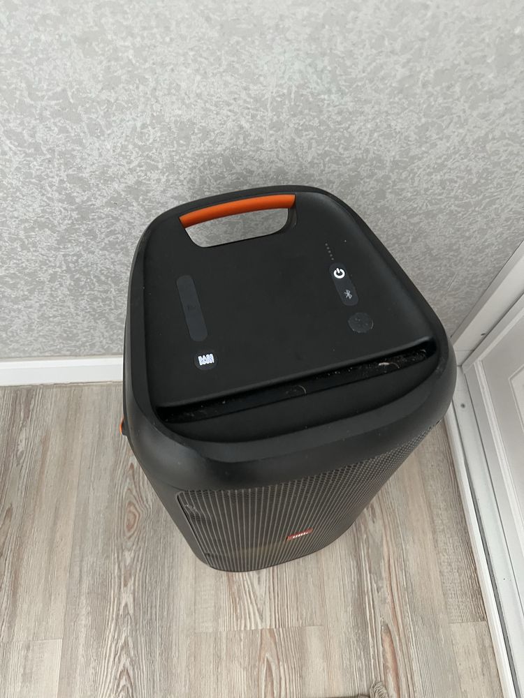 JBL partybox 100