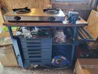 Vând banc de lucru, mobil,profesional, cu scule originale, ideal pentr