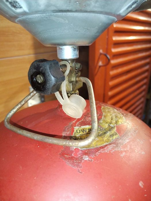 Газов котлон и бутилка