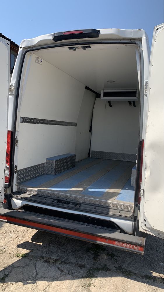 Хладилен Бус Iveco Daily 2016г , 220V
