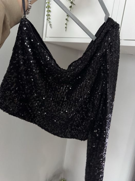 Топ блуза с един ръкав с пайети MYLAVIE X ABOUT YOU