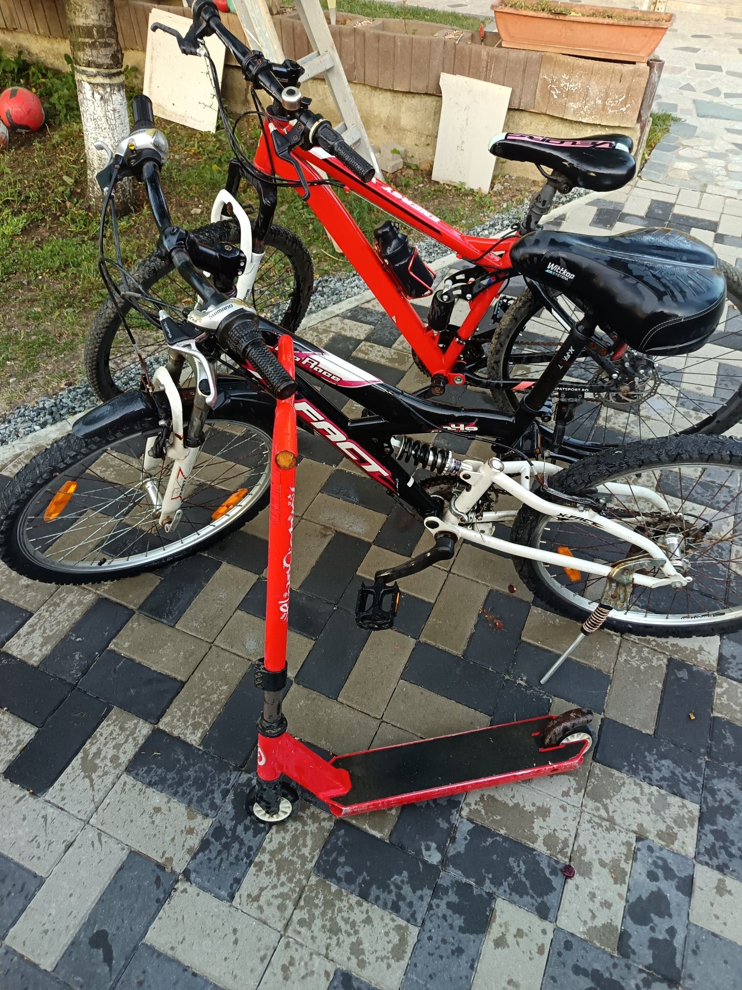 Biciclete și trotinetă de vânzare