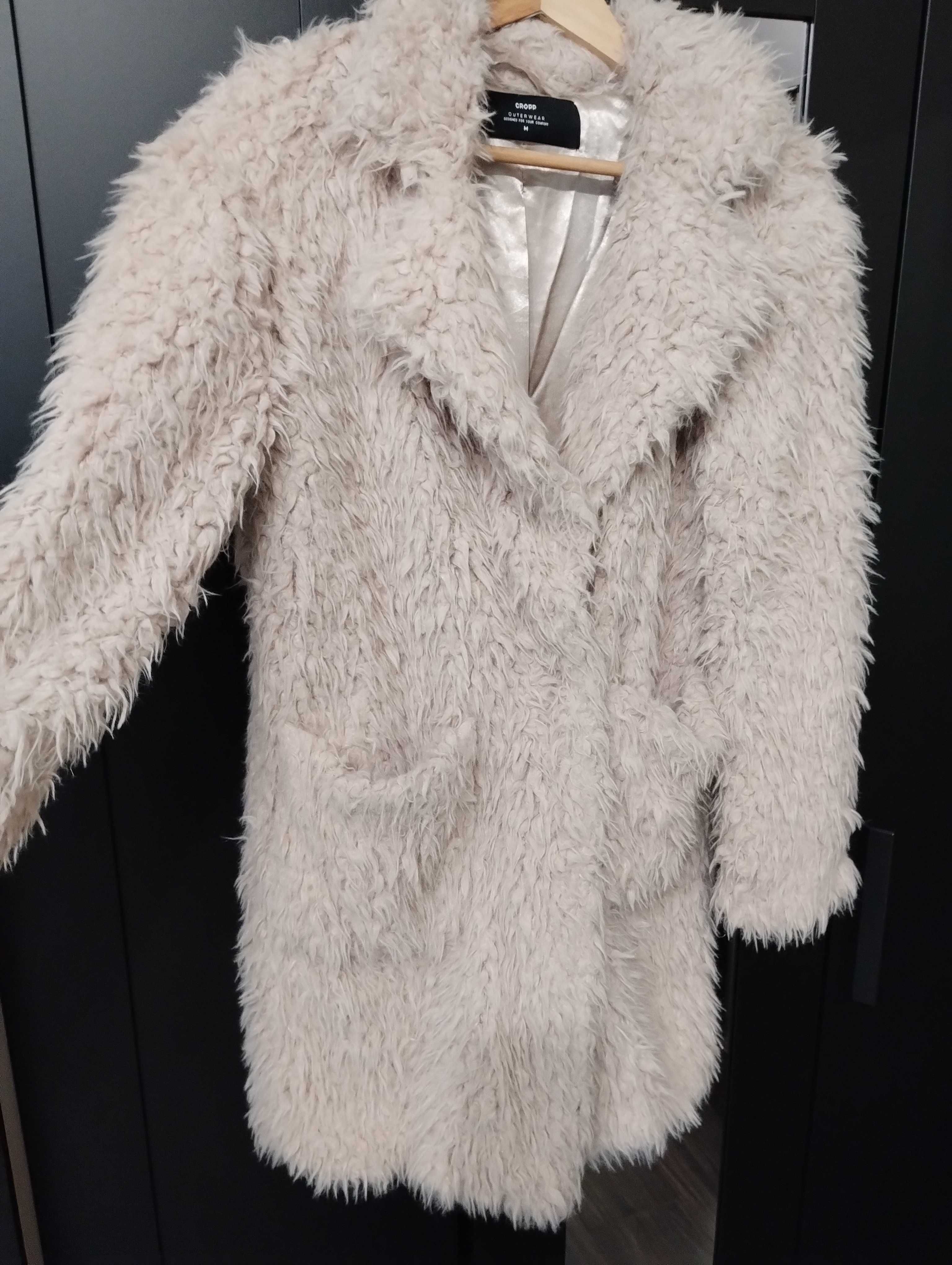 Palton blana artificiala