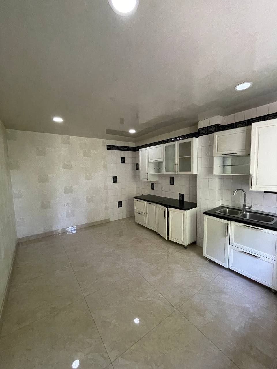 *3 комнатная. 115 м². Шота Руставели