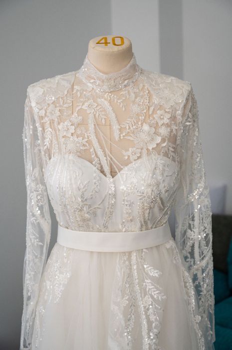 Vând rochie mireasa S/M făcută pe comanda