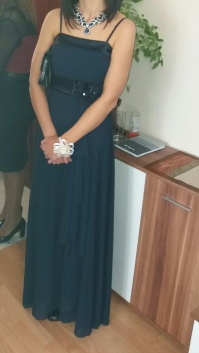 Официална рокля в отлично стстояние