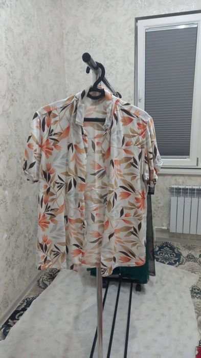 Куйлаклар 30минг сумдан донаси янгидай турибди размер 52