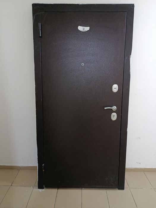 Входная дверь б/у