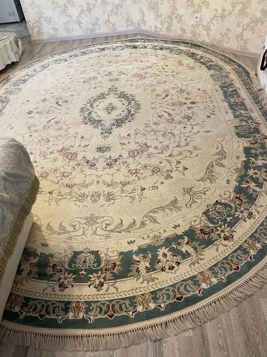 Ковер (производство турция, шелковый)