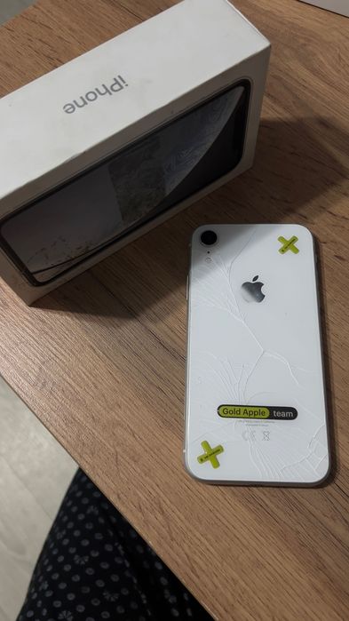 iPhone XR 65 ГБ АКБ 79%