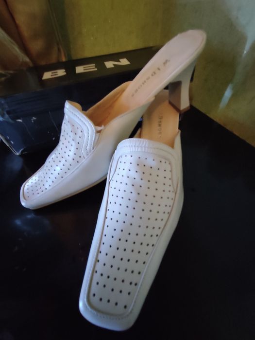 Босоножки женские