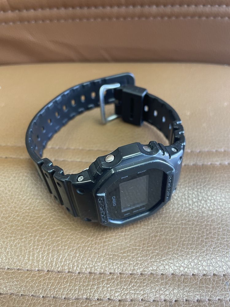 Часовник Casio DE-5600BB