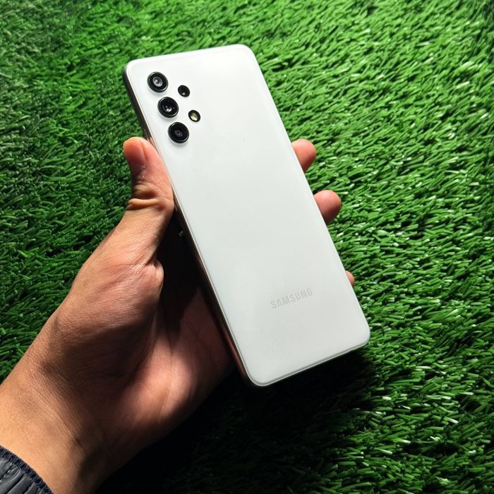 Samaung A32 sotiladi ekrani orginal