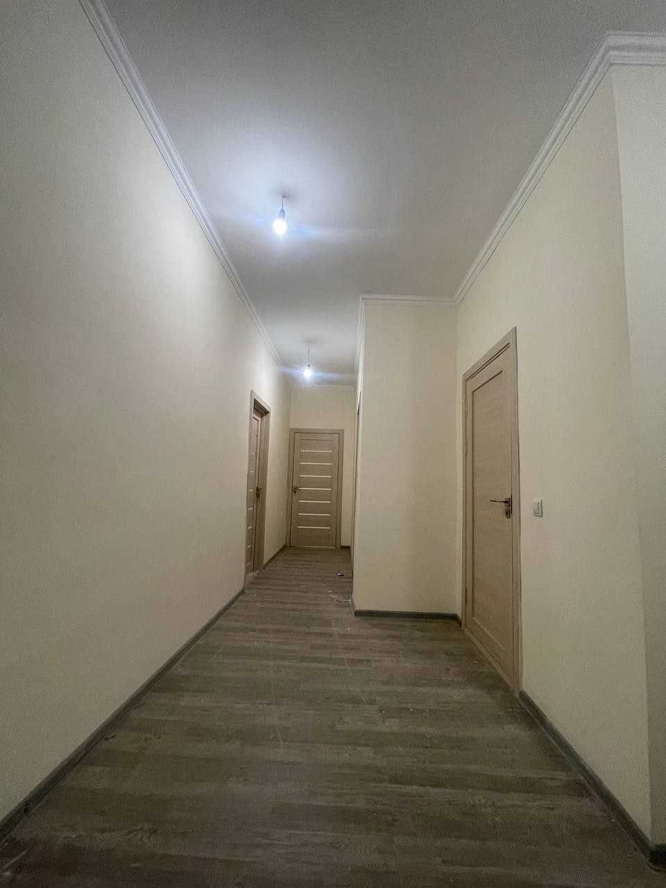 Мотрид Корасувда 13-етажда 3-хоналик квартира сотилади