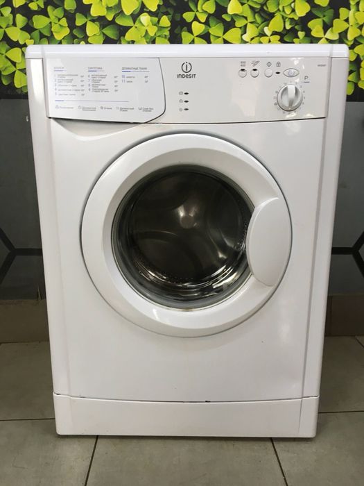 Продам стиральную машину Indesit WISN 81