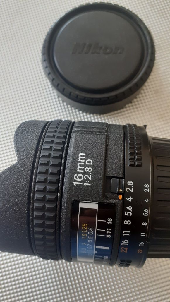 Obiectiv Nikon 16 mm, f2.8