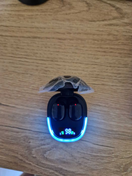 Продавам слушалки G9s - чисто нови