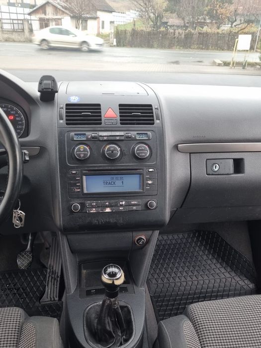 Vand wolswagen turan din 2004 1.9 tdi 105 cai