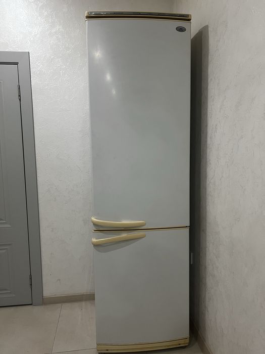 Холодильник Атлант в рабочем состоянии