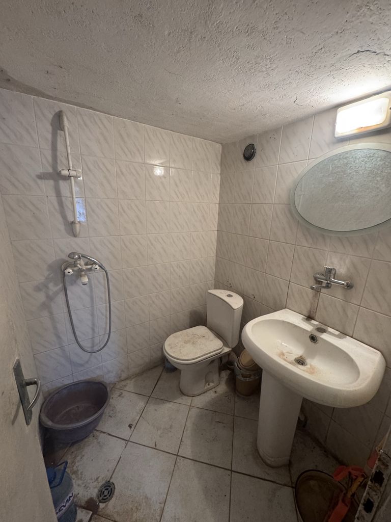 Продава се Къща в Варна, м-т Св. Никола - 80 кв.м за 1013 €/кв.м - Снимка #22