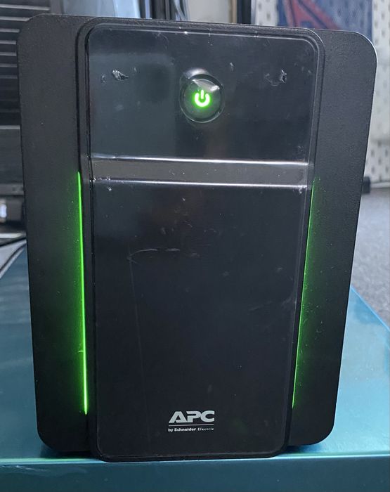 UPS APC BX1600MI-GR, 1600VA, 230V, AVR, 4 prize Schuko, baterii noi