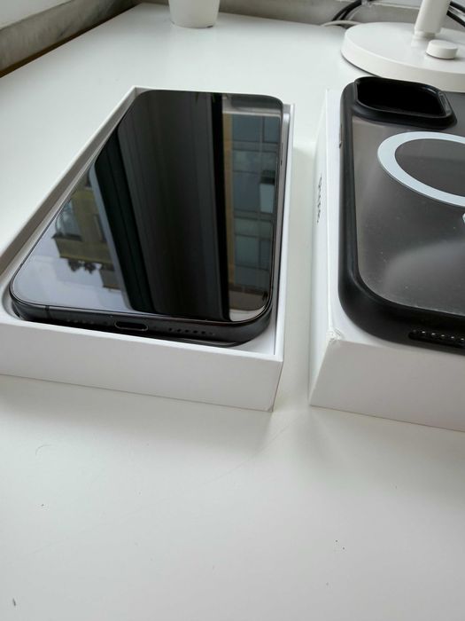 iPhone 15 Pro Max 256GB Black Titanium - без забележки в гаранция