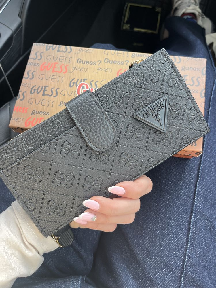 Нови дамски портмонета Guess топ качество