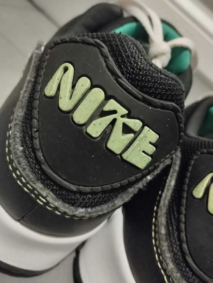Nike Air Max 90, няколко чифта.