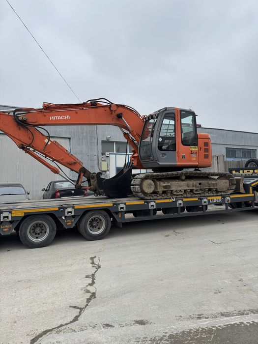 Inchiriere excavator 22 to pe roti, 14 to pe senile cauciuc, Cilindru