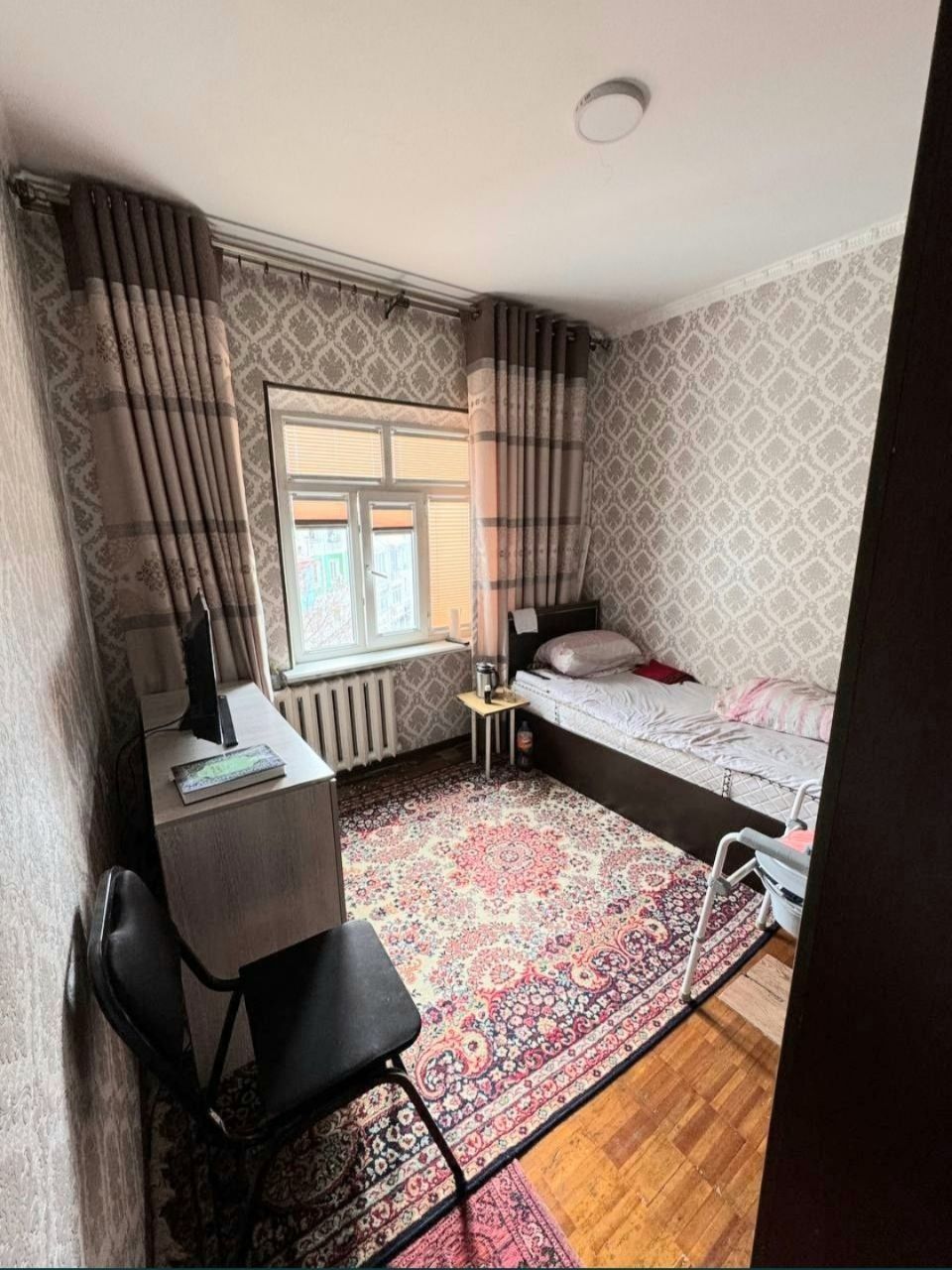 Yakkasaroy tumani 2xonali  uy sotiladi