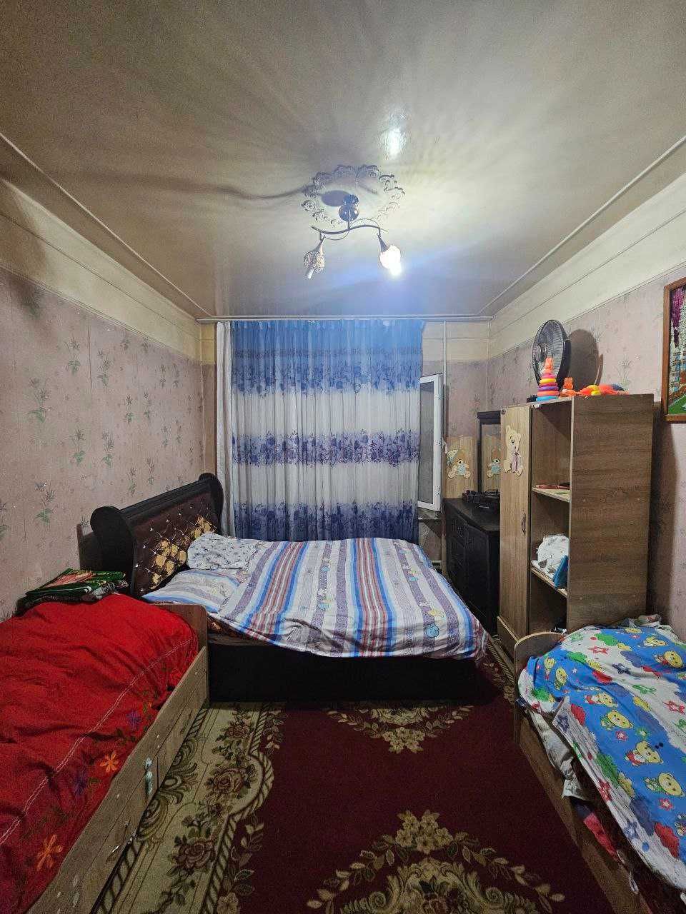Продам Сергели 7 4/3/9 
Балкон 2*6 
94 кв,м
Цена 80.000 у.е