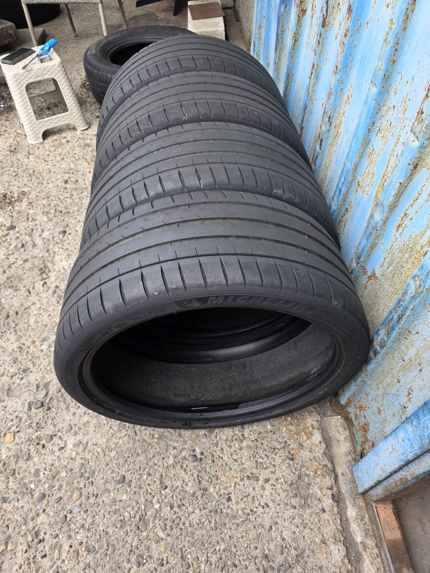 Anvelope Vară 235.35.20 Michelin An 2019