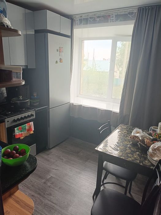 Трёхкомнатная со свежим ремонтом