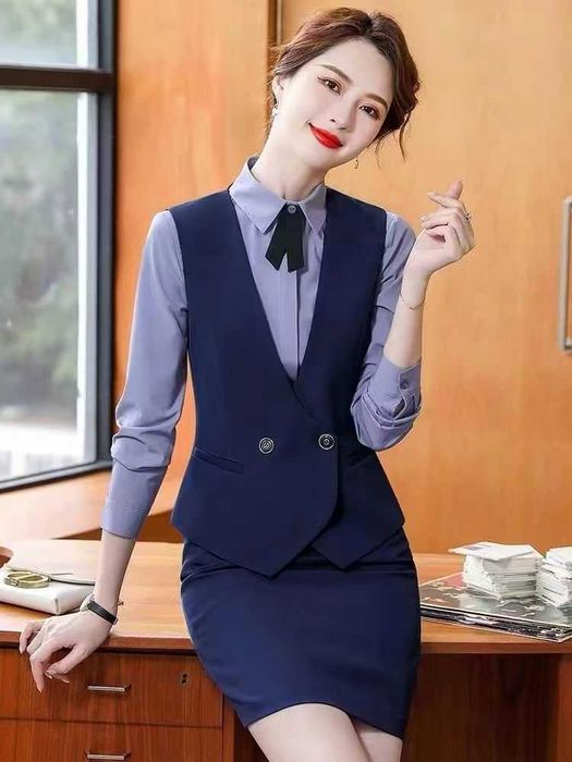 жилетка джакет синего цвета в деловом стиле