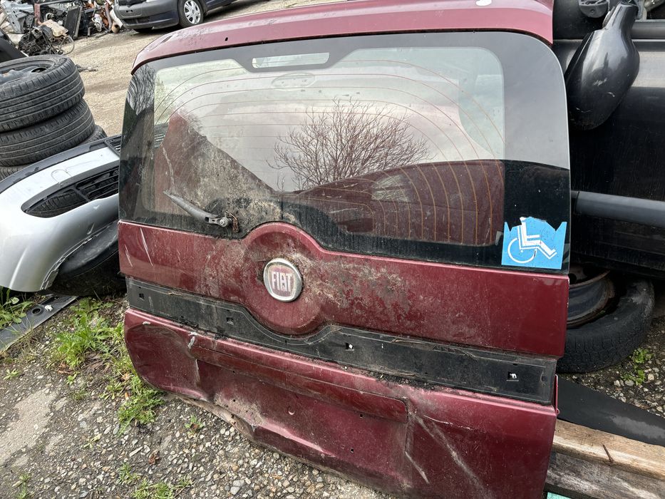 Заден прозорец Рено Клио 2015г