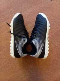 KIPSTA обувки/маратонки за футбол agility 100 tf, твърд терен, черно/б