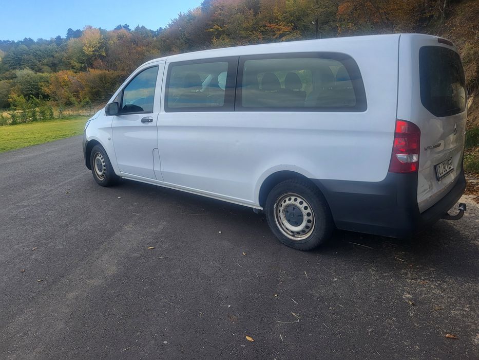 Inchiriez  microbuz/ van, minibus 8+ 1 Mercedes Vito