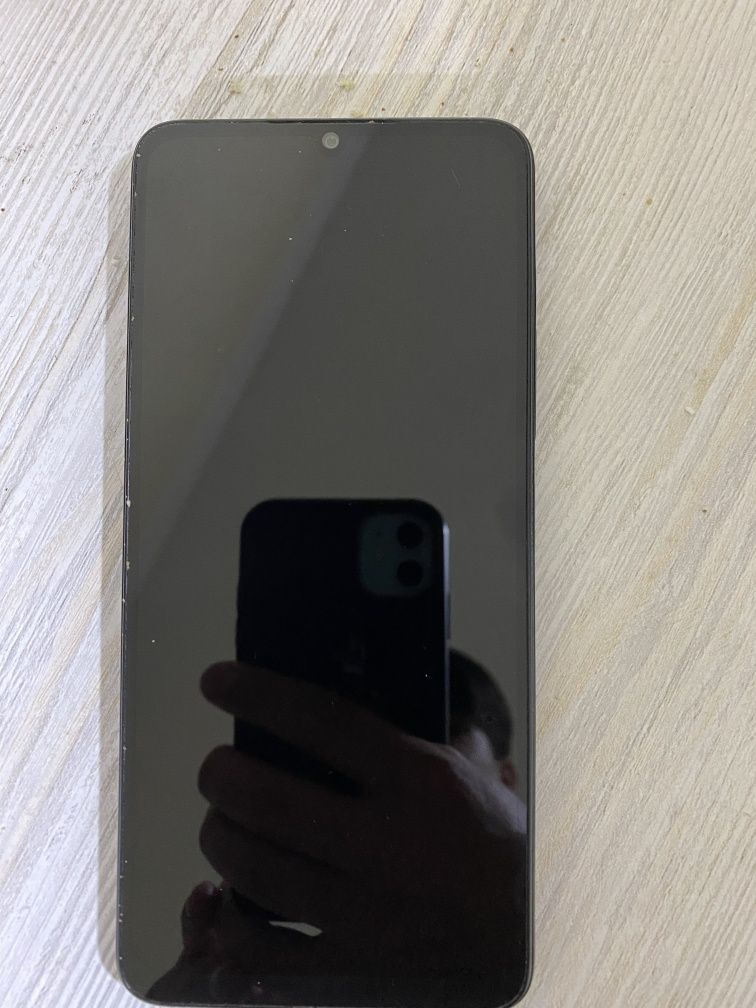 Redmi 13c qora rangda vapshe idealni