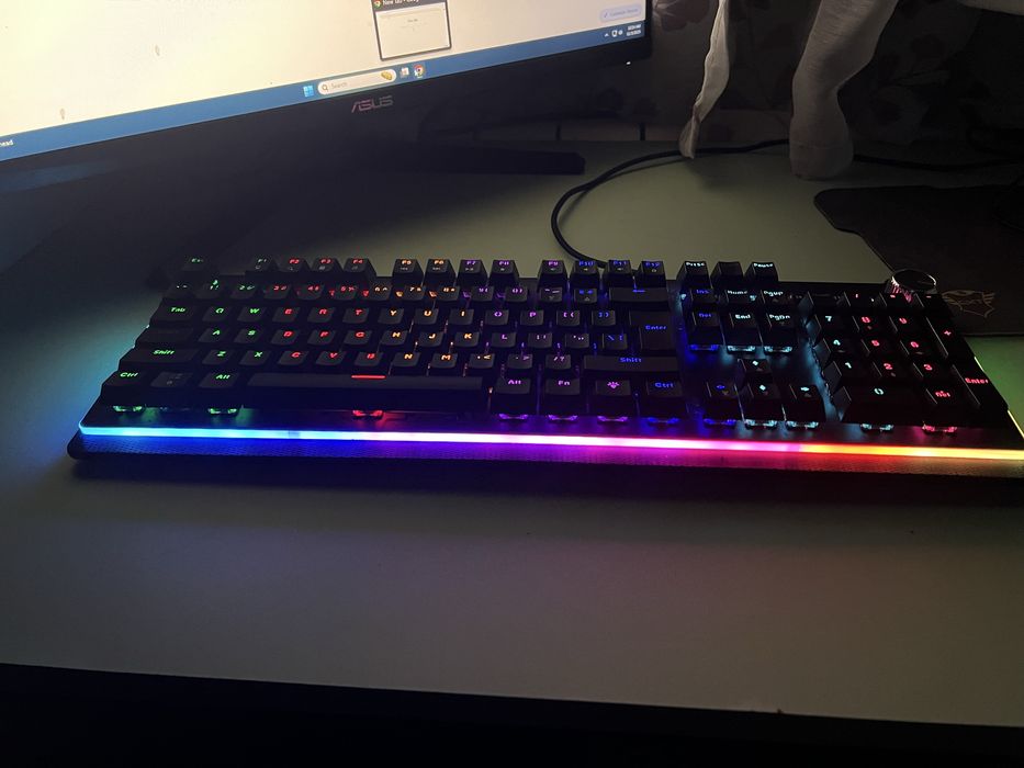 Tastatura gaming mecanica A+ K91 iluminata RGB