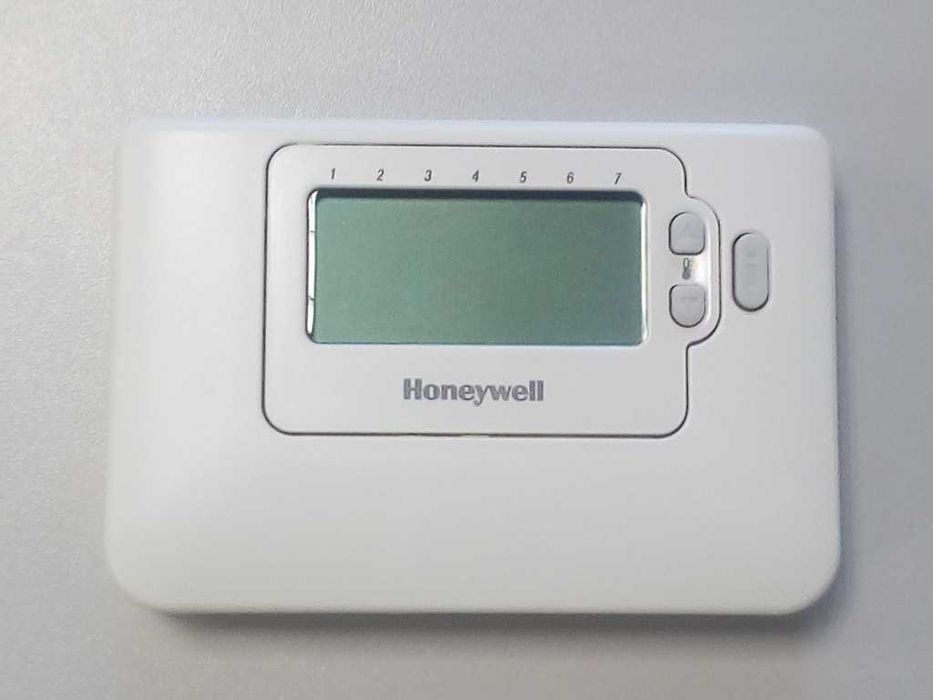 Termostat Honeywell CM707 ecran luminat