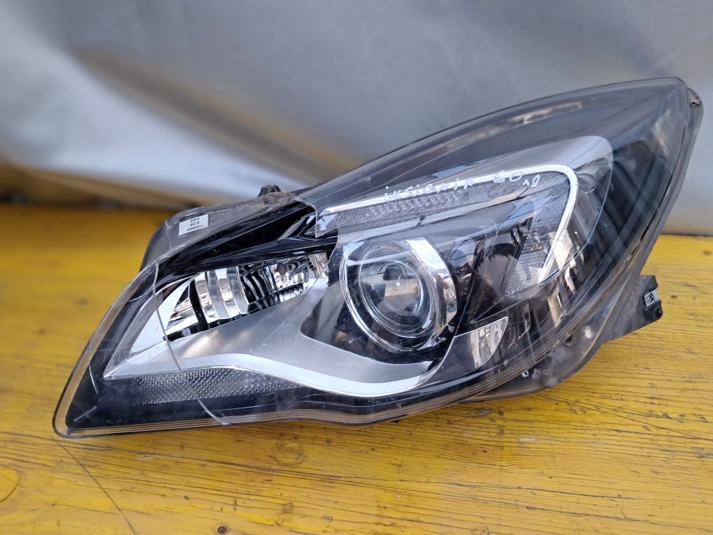 Фар Opel insignia