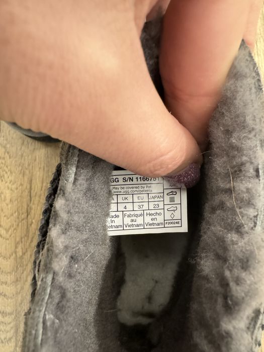 Обувки UGG оригинални нови