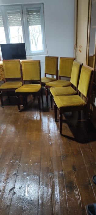 Scaune tapitate in lemn masiv