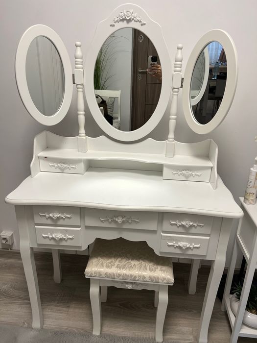 Măsuță Make Up cu scaun