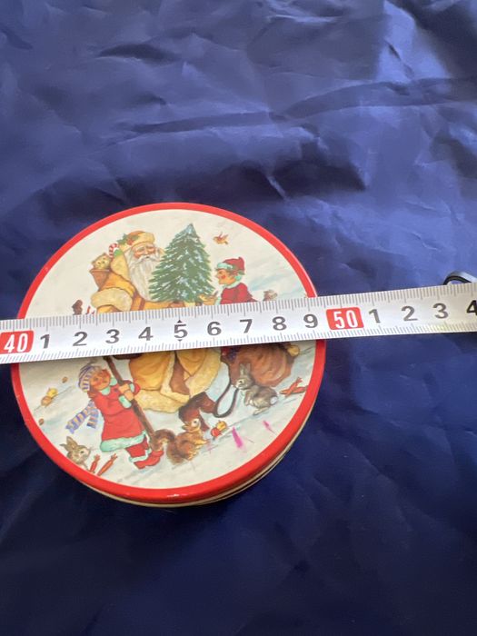 Стара Коледна метална кутийка за подарък,сладки, соленки,бонбони…