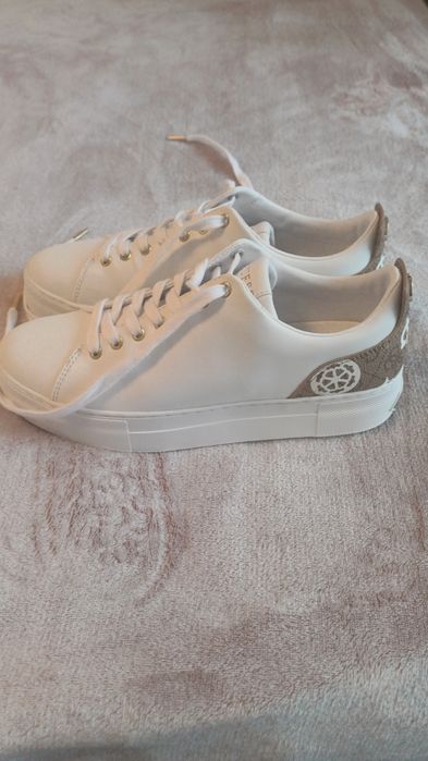 Дамски обувки GUESS 39 номер