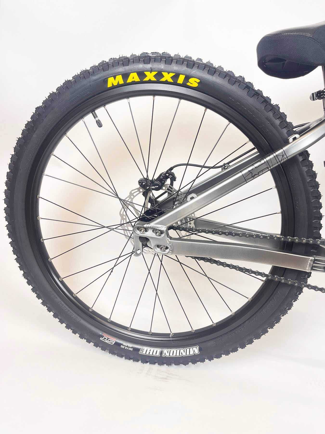 НОВИ цяло колело DRAG C2 ROCKSHOX XC30 dirt jump дърт DJ колело