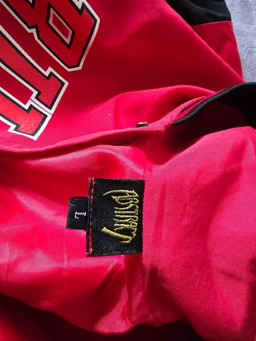 Бомбер продается