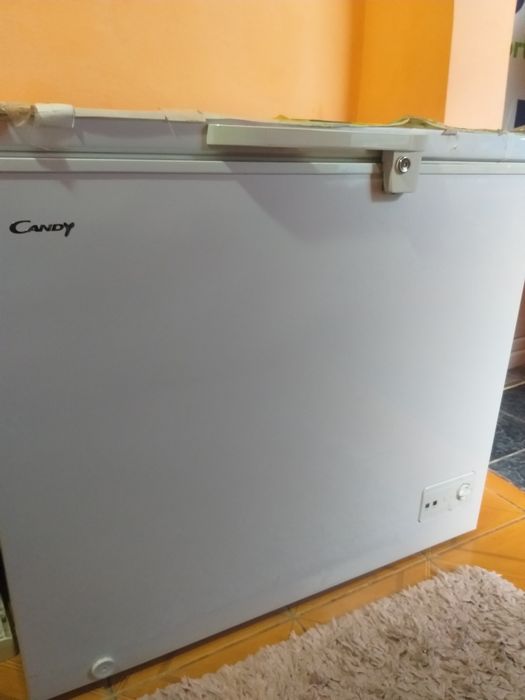 Lada frigorifica 203 litri in stare foarte buna ca noua